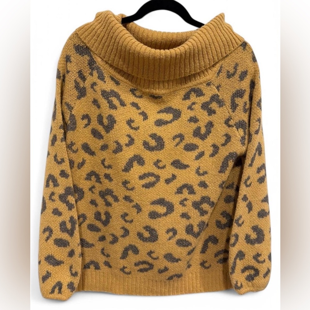 NWOT Women Impressions Boutique Cowl‎ Neck Animal Print Loose Fit Sweater Medium